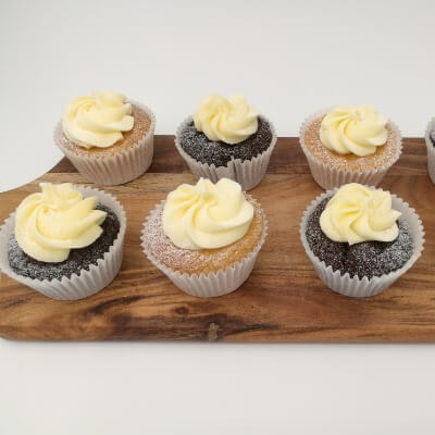 Mini cupcakes with cream cheese icing